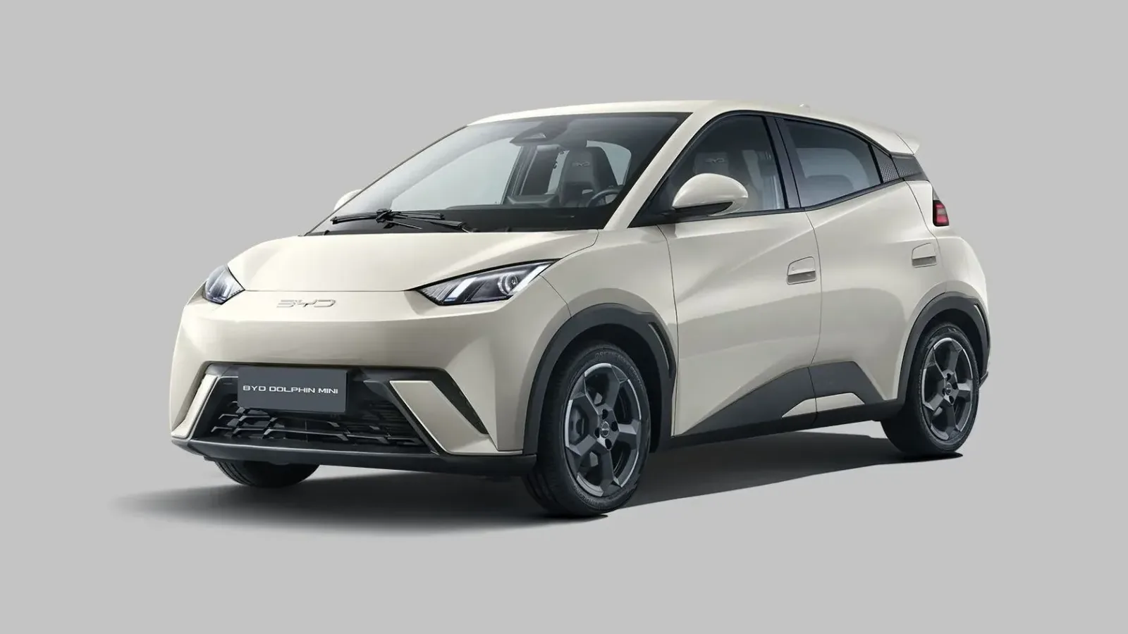 BYD Dolphin Mini GL Elétrico Automático: de frente, em três quartos (apricity white)