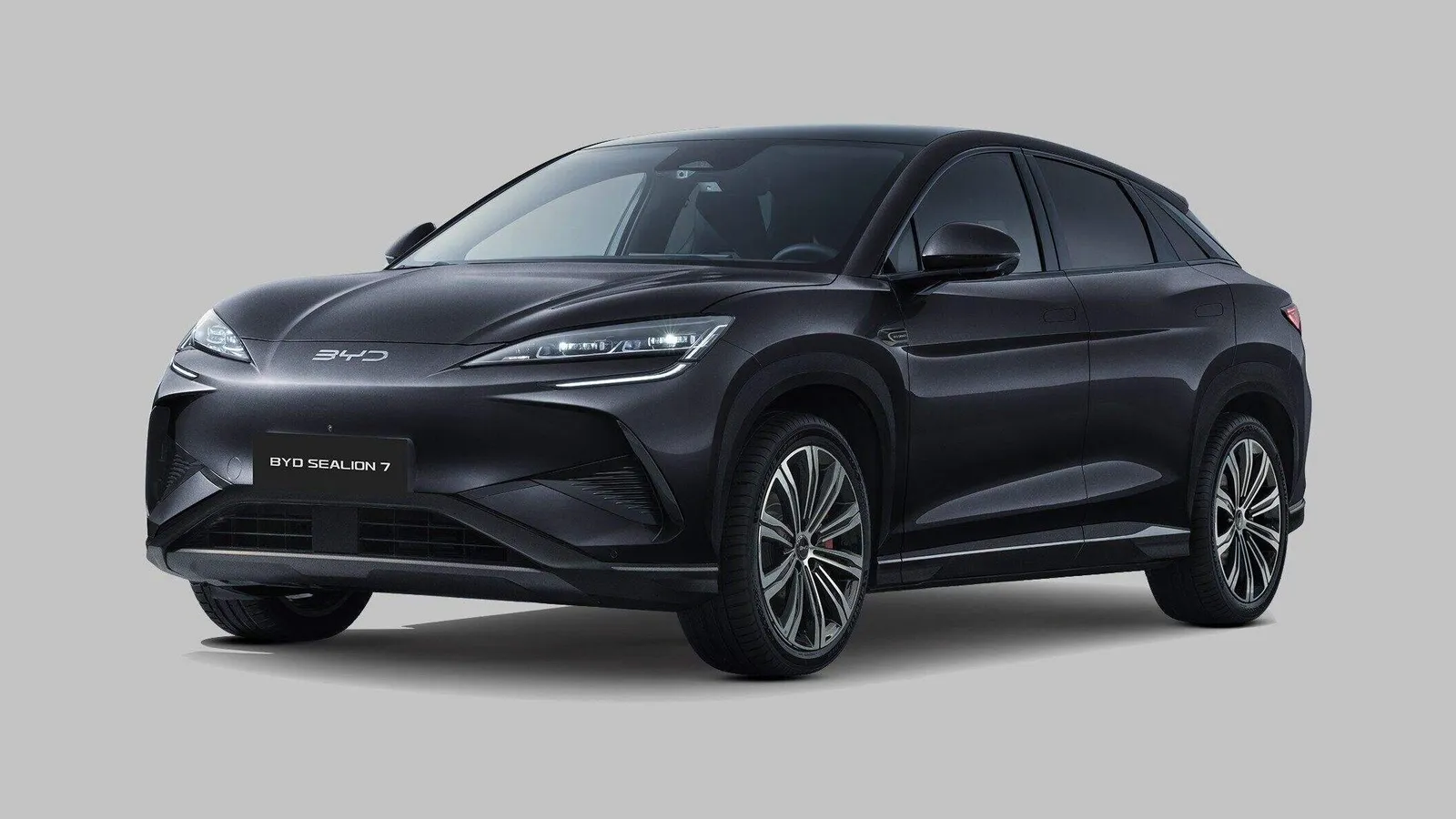 BYD Sealion 7 Elétrico Automático: de frente, em três quartos (obsidian black)