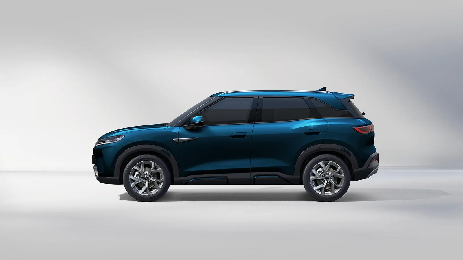 BYD Yuan Pro Elétrico Automático: de lado (malachite darkcyan)