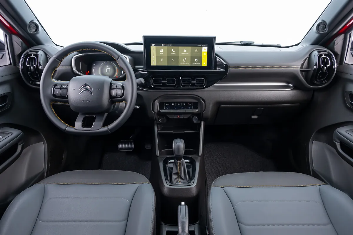 Citroën Basalt Shine 1.0 Turbo 200 Automático: painel e bancos da frente