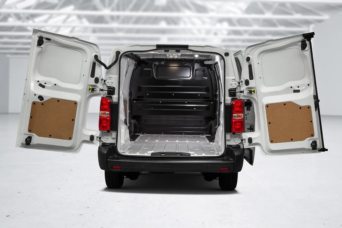 Citroën Jumpy Cargo 2.2 Turbo Diesel Manual: compartimento de carga, com as portas traseiras abertas