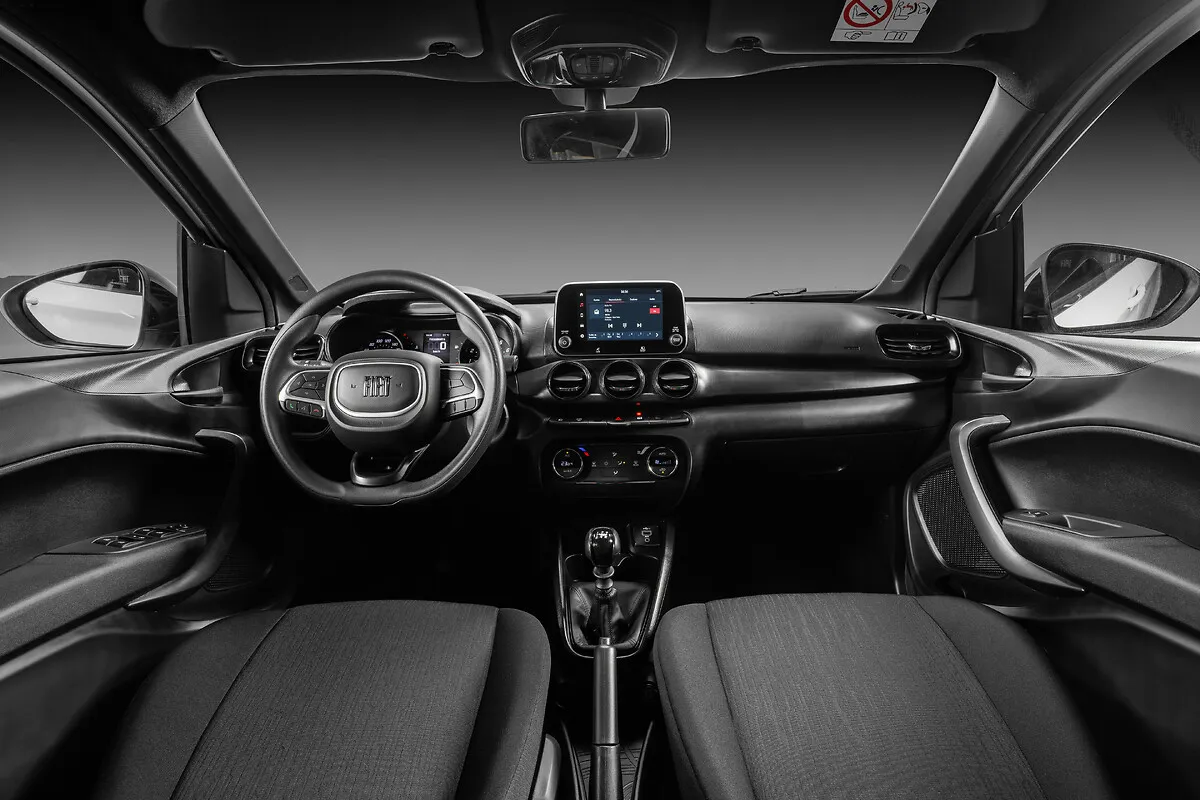 Fiat Argo Drive 1.0 Manual: painel e bancos dianteiros