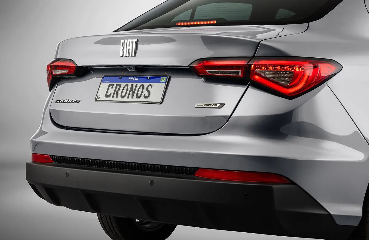 Fiat Cronos Drive 1.0 Manual: lanternas e tampa do porta-malas