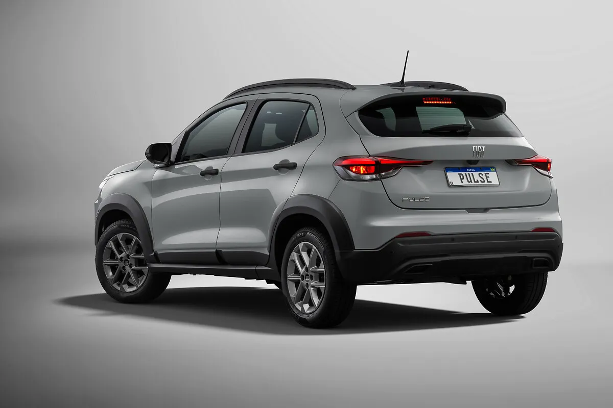 Fiat Pulse Drive 1.3 Automático: traseira e lateral
