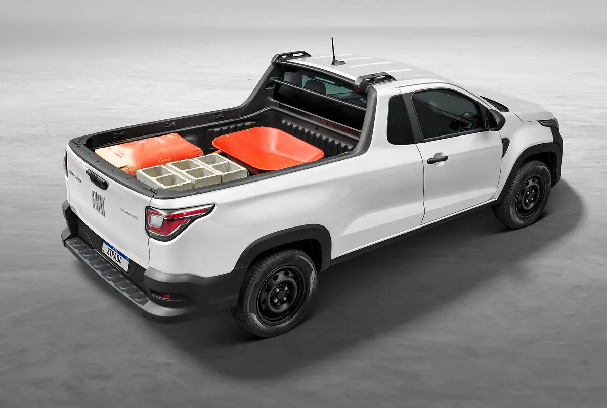 Fiat Strada Endurance Cabine Plus 1.3 Manual: caçamba carregada, vista de cima