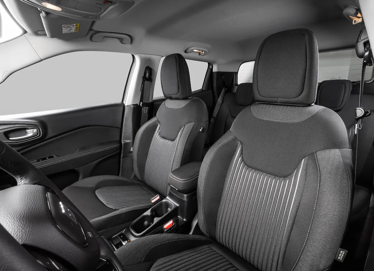 Fiat Toro Freedom 1.3 Turbo T270 Automático: bancos dianteiros
