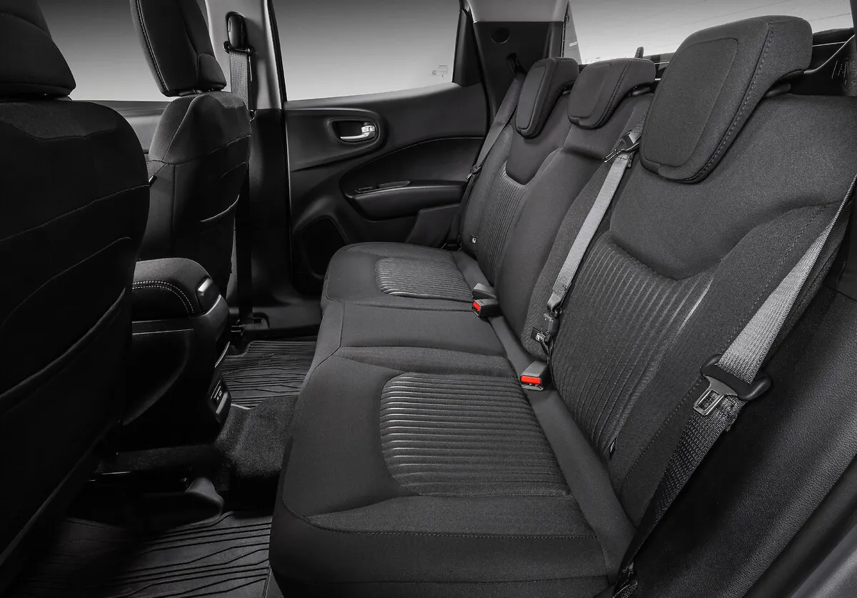 Fiat Toro Freedom 1.3 Turbo T270 Automático: banco traseiro