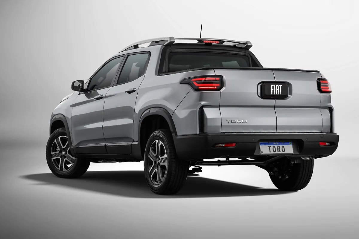 Fiat Toro Freedom 1.3 Turbo T270 Automático: traseira e lateral