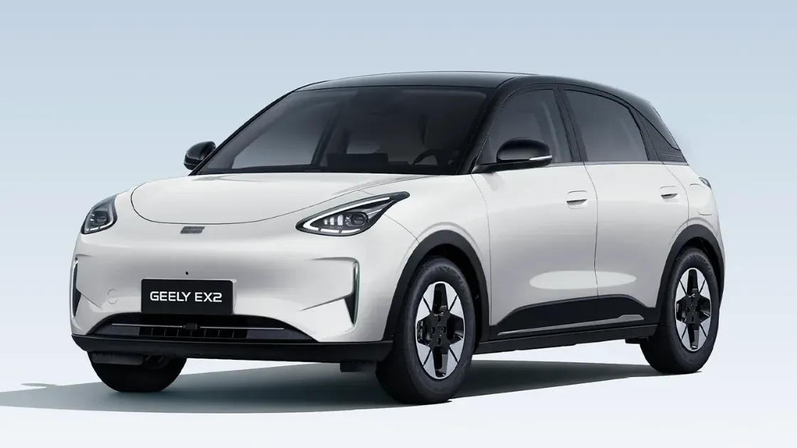 Geely EX2 Pro Elétrico Automático: de frente, em três quartos (branco)