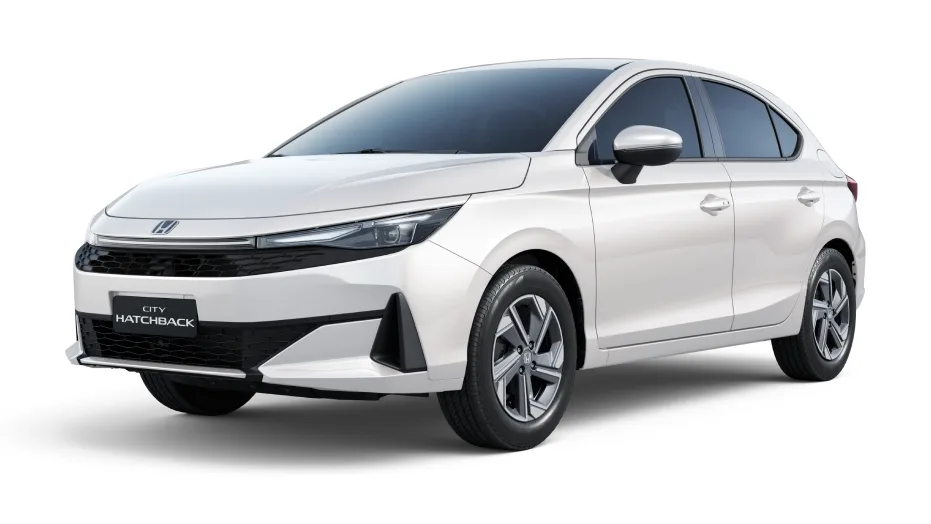 Honda City Hatchback EX 1.5 Automático: de frente, em três quartos (branco topázio perolizado)