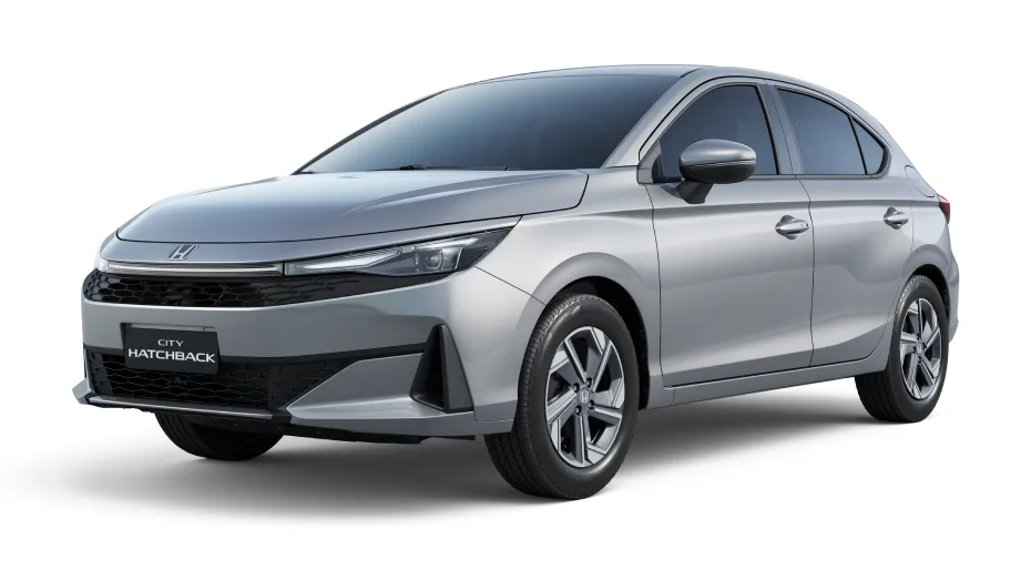 Honda City Hatchback EX 1.5 Automático: de frente, em três quartos (prata platinum metálico)