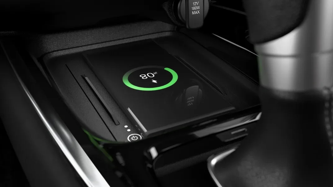 Honda HR-V EXL 1.5 Automático: carregador de celular por indução, no console