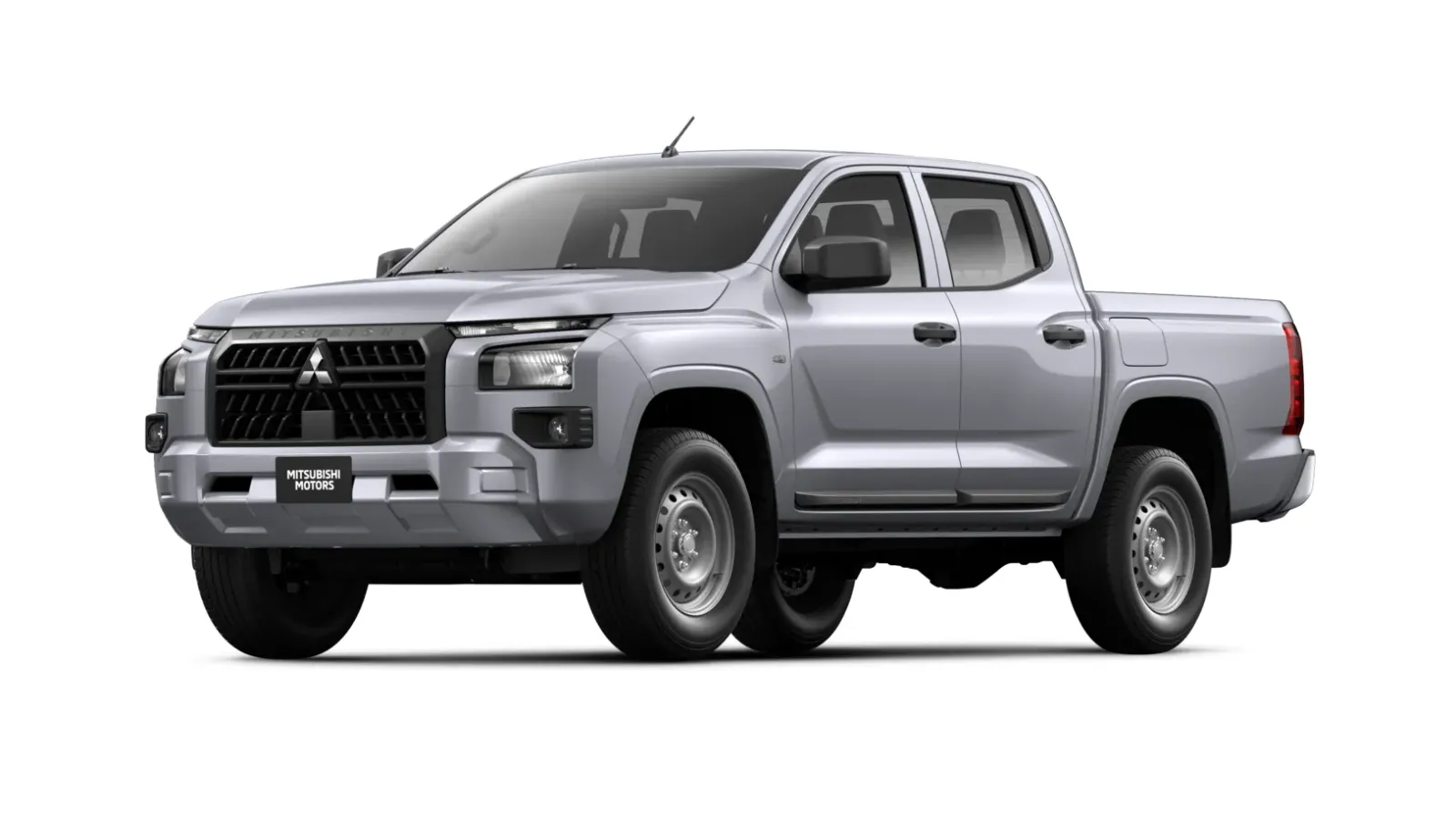 Mitsubishi Triton GL 2.4 Diesel Automático: de frente, em três quartos (prata cool)