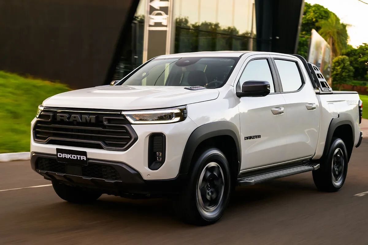 RAM Dakota Warlock 2.2 Turbo Diesel Automático: três quartos de frente