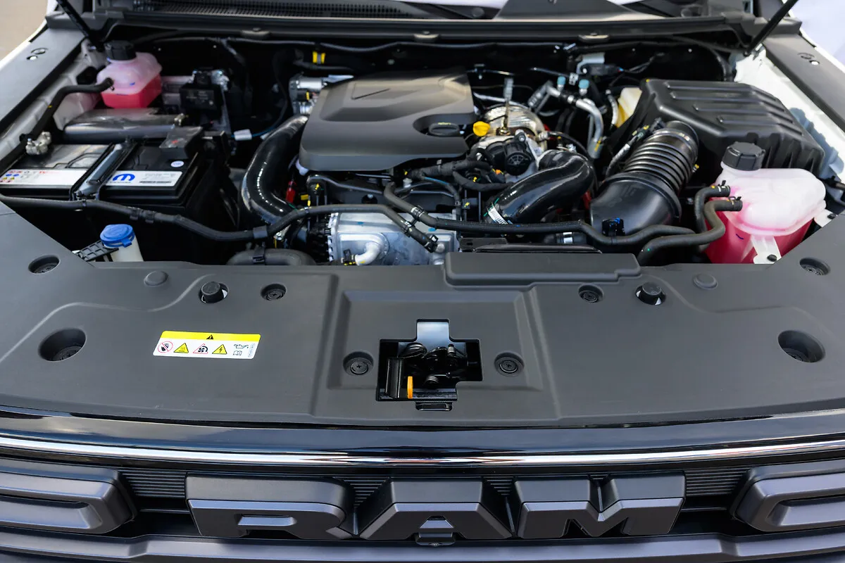 RAM Dakota Warlock 2.2 Turbo Diesel Automático: motor
