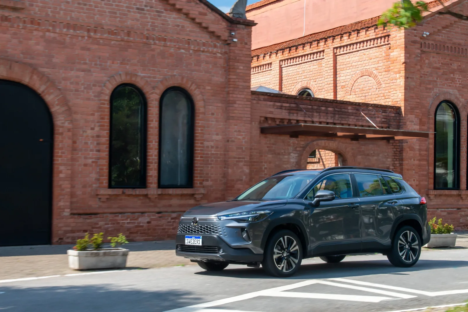 Toyota Corolla Cross XRX 2.0 Automático: três quartos de frente