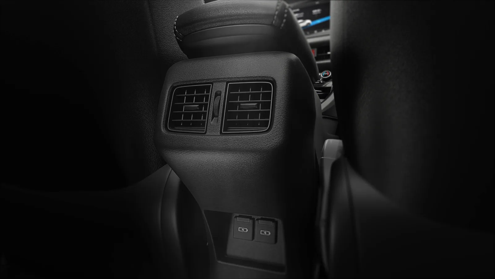 Toyota Yaris Cross XRX: saídas de ar e tomadas usb do banco de trás