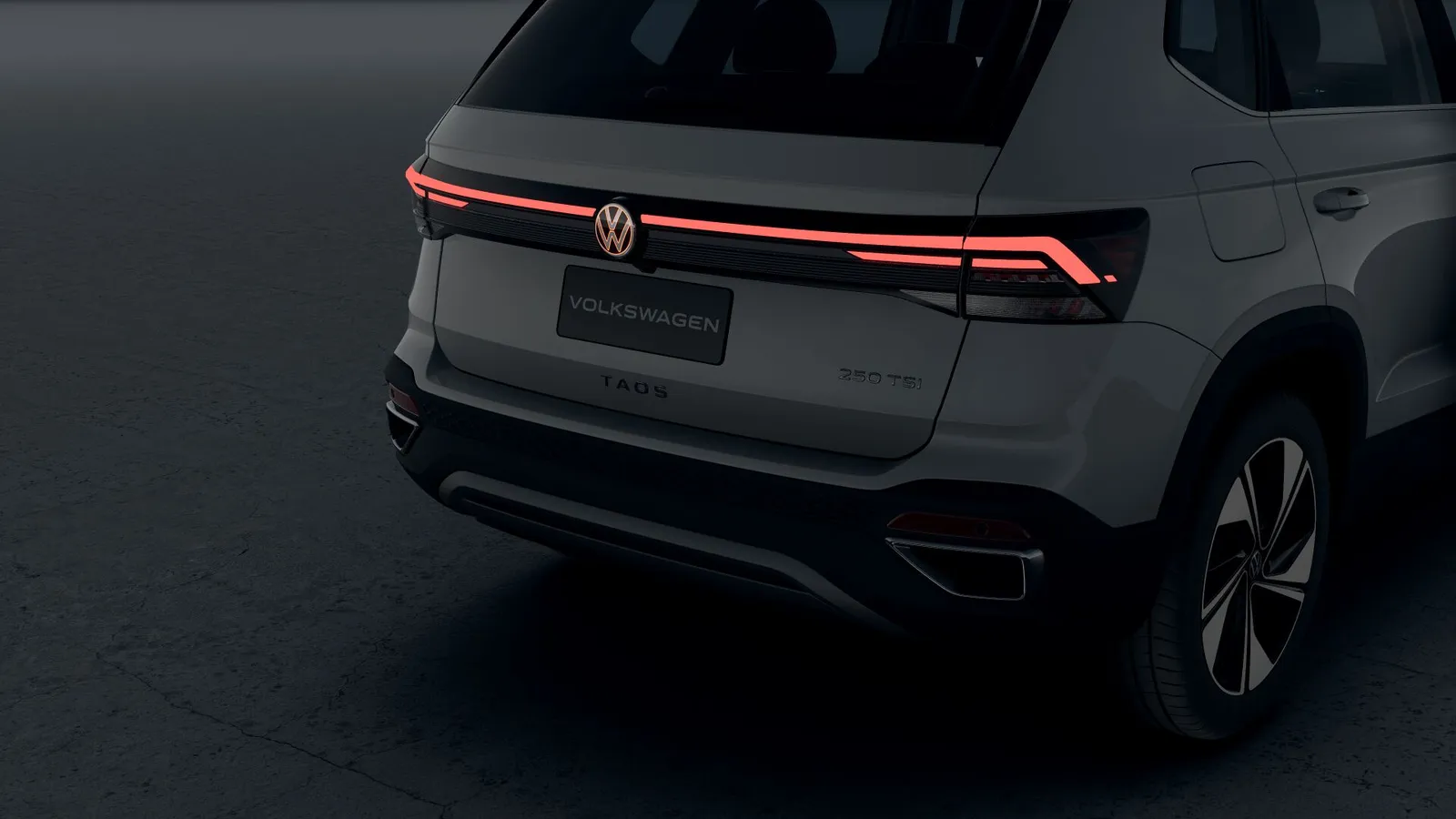 VW Taos Comfortline 250 TSI Automático: lanterna