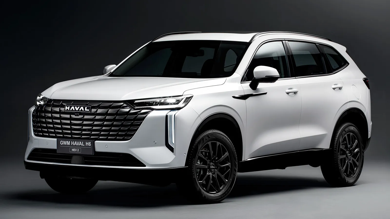 GWM Haval H6 HEV2 Híbrido Automático: três quartos de frente, em estúdio