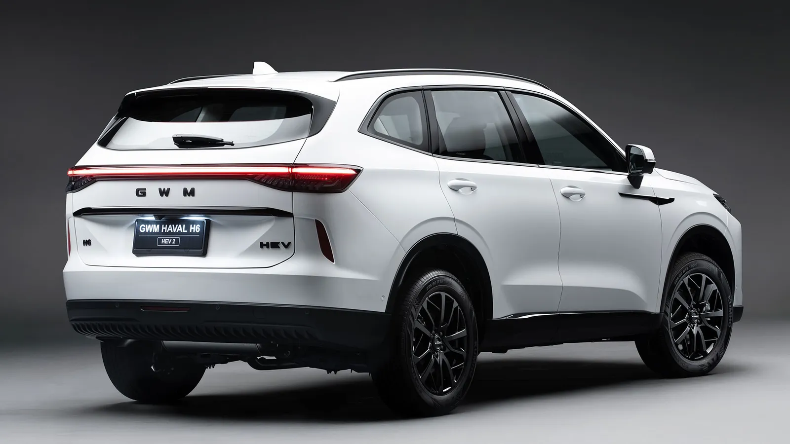 GWM Haval H6 HEV2 Híbrido Automático: três quartos de trás, em estúdio