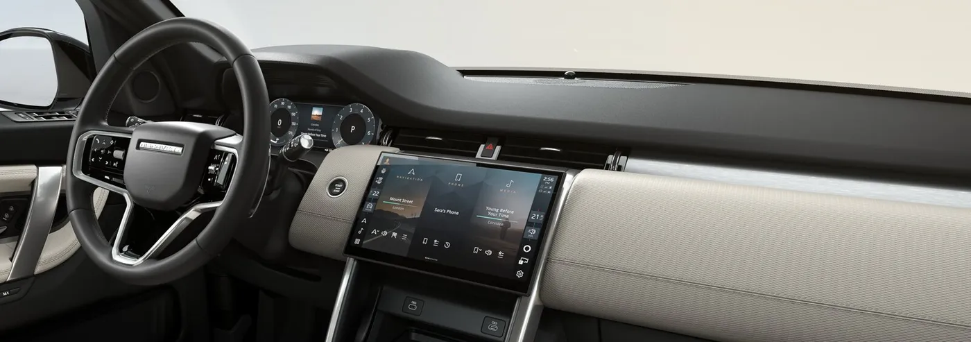 Painel da Land Rover Discovery Sport com a tela Touchscreen de 11,4 polegadas