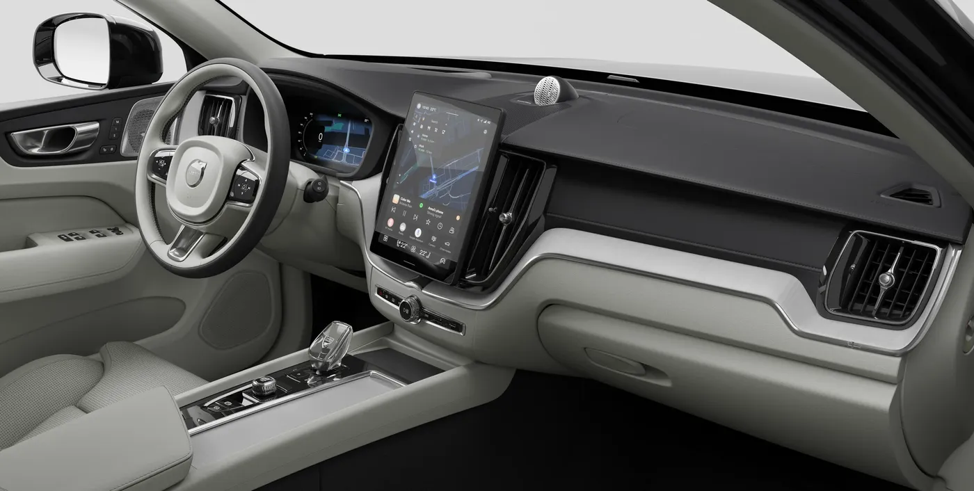 Painel do Volvo XC60 com a tela central vertical