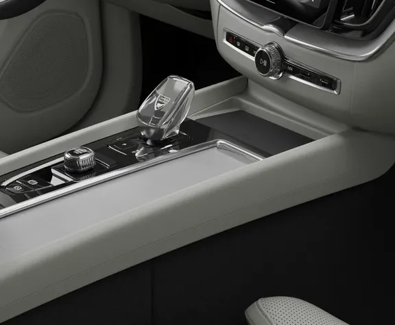 Console central do Volvo XC60 com o seletor de marchas